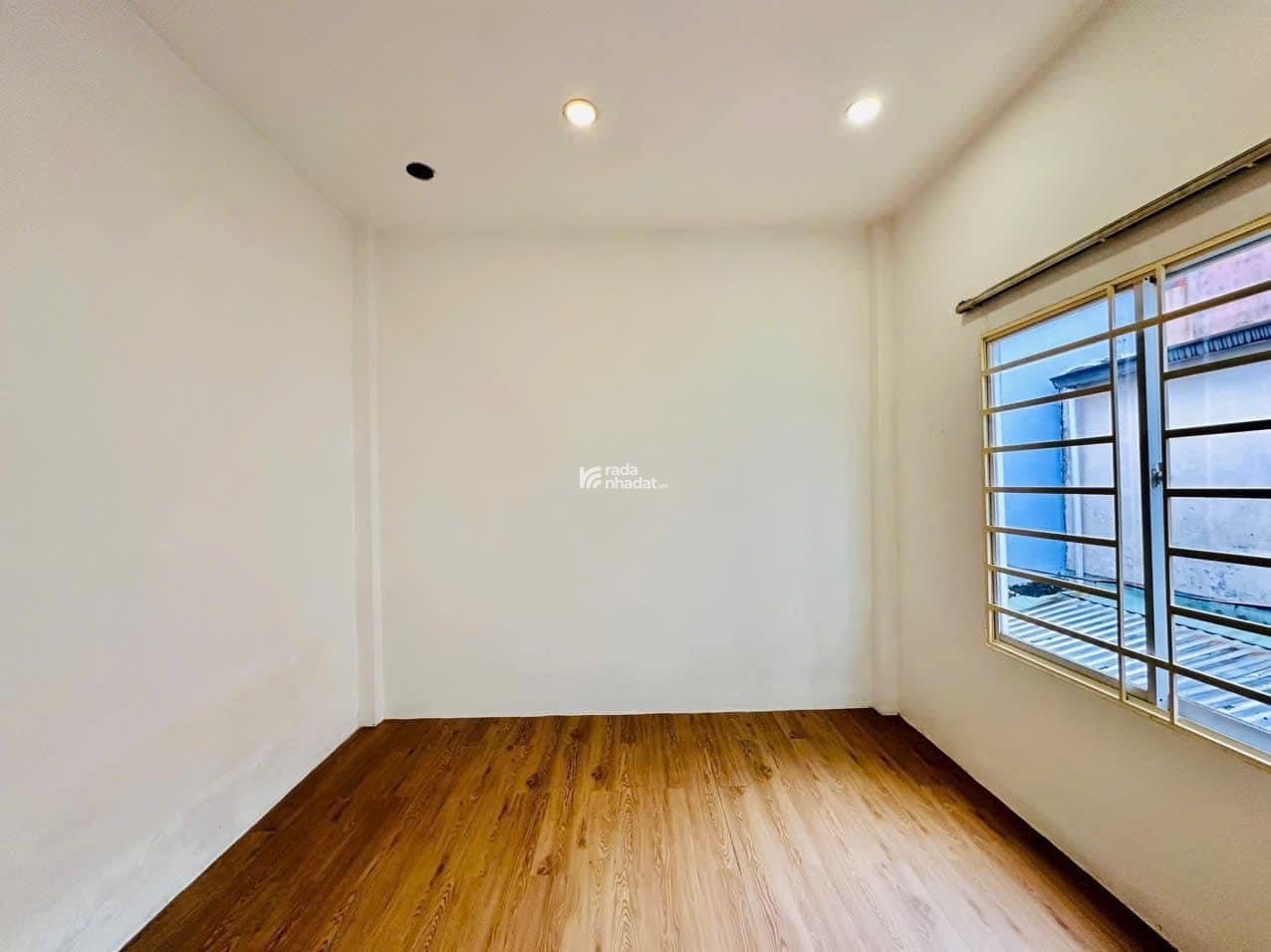 Nhà giá rẻ 48m2 Thép Mới, P12, Tân Bình, hẻm lớn, sổ sẵn, XDTD