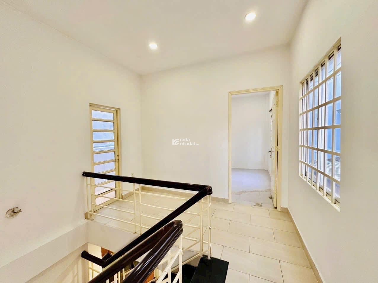 Nhà giá rẻ 48m2 Thép Mới, P12, Tân Bình, hẻm lớn, sổ sẵn, XDTD