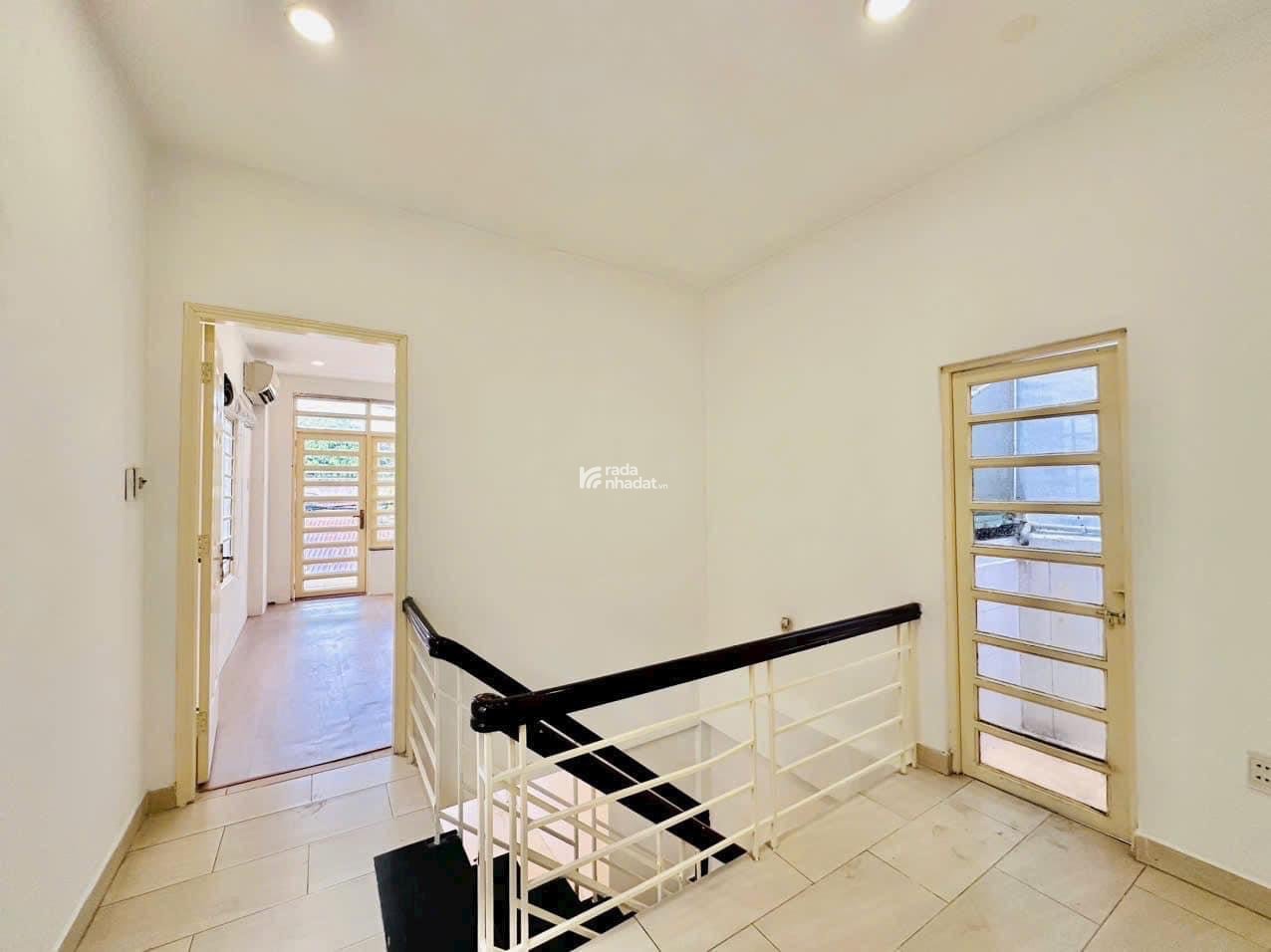 Nhà giá rẻ 48m2 Thép Mới, P12, Tân Bình, hẻm lớn, sổ sẵn, XDTD