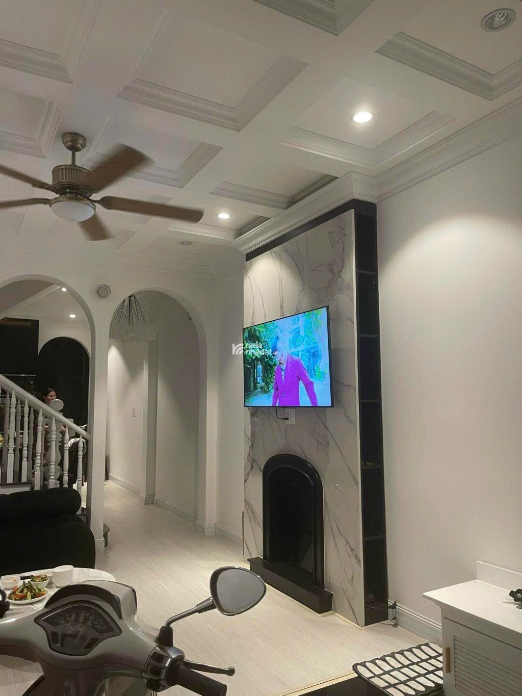 NGAY VINCOM NAM LONG - HÀNG XÓM CA SĨ NỔI TIẾNG - FULL NỘI THẤT CAO CẤP - HẺM XE HƠI TỚI NHÀ