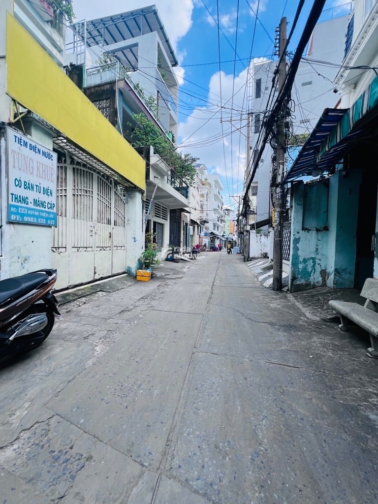 HXH Trịnh Đình Trọng - DTSD 60m2 - Chỉ 4.2 Tỷ