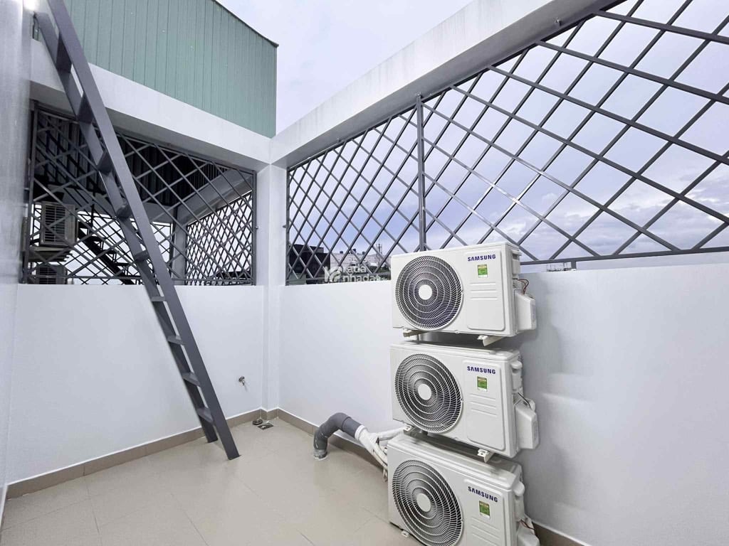 LÔ GÓC THOÁNG -- NGANG LỚN GẦN 5M - NHÀ 5 TẦNG MỚI TINH 100% - HẺM XE HƠI XỊN - NGAY GẦN AEON MALL