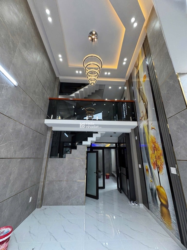 LÔ GÓC THOÁNG -- NGANG LỚN GẦN 5M - NHÀ 5 TẦNG MỚI TINH 100% - HẺM XE HƠI XỊN - NGAY GẦN AEON MALL