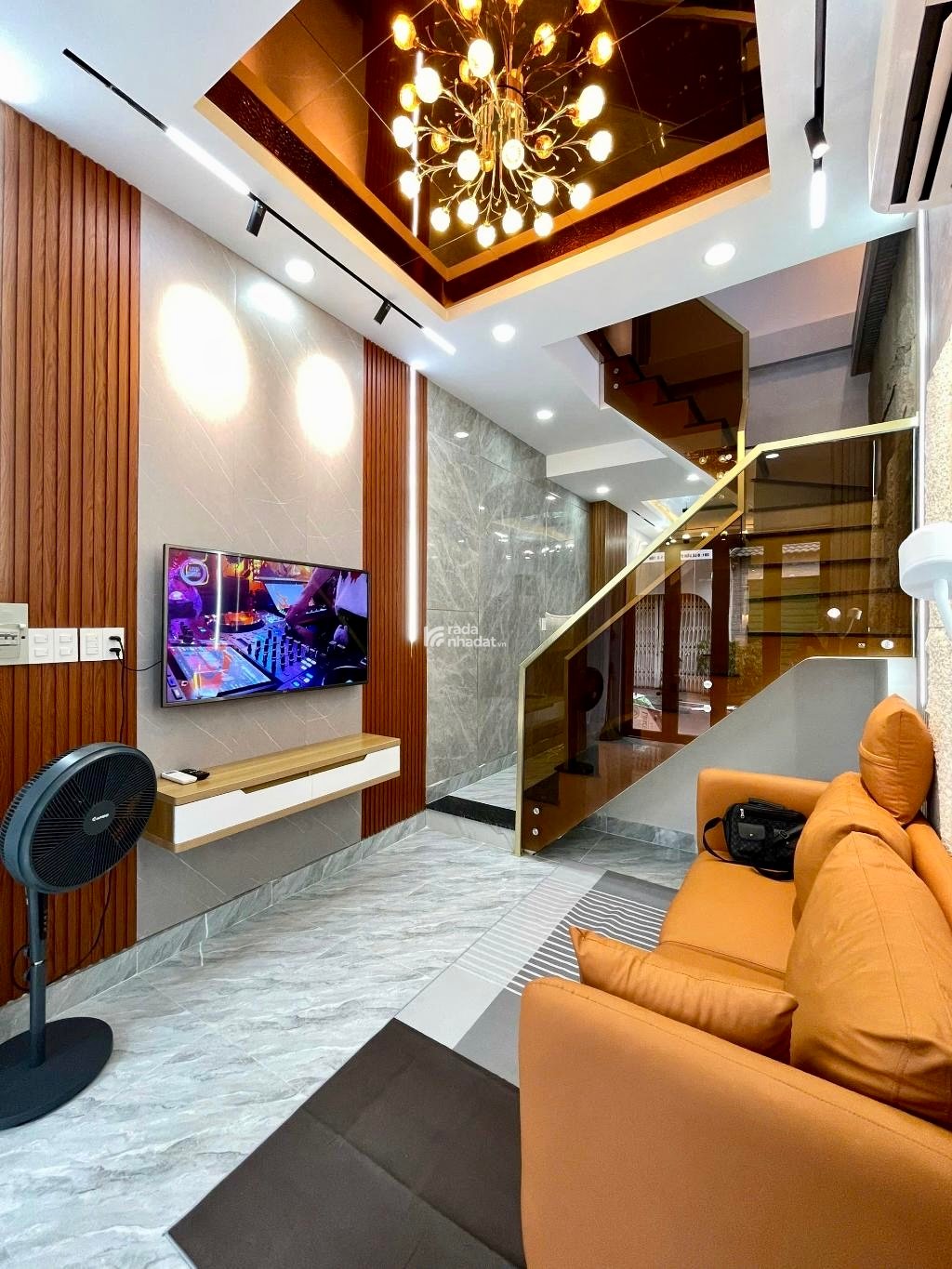 Siêu Phẩm mặt tiền bán nhà Lê Văn Sỹ . 