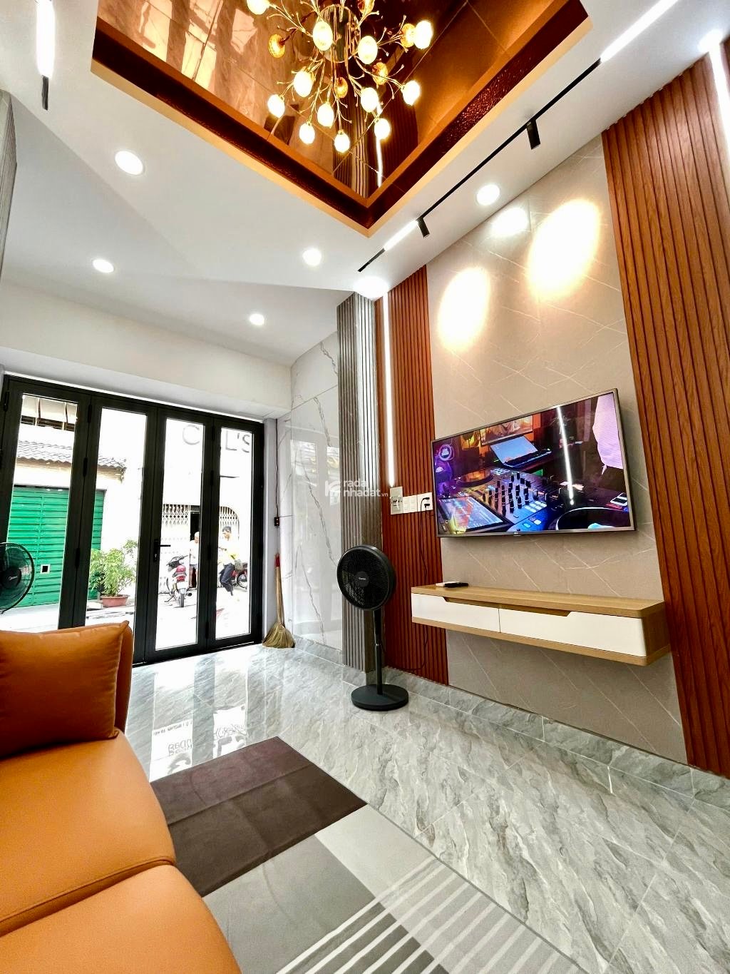 Siêu Phẩm mặt tiền bán nhà Lê Văn Sỹ . 