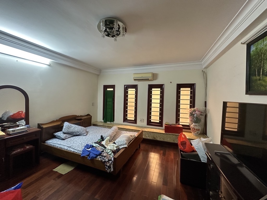 ĐƯỜNG NHỰA Ô TÔ THÔNG KHU VIP BÀU CÁT PHƯỜNG 14 - 4 TẦNG- NGANG 4.4M- GIÁP QUẬN 10 - QUẬN 3 - SHR- 