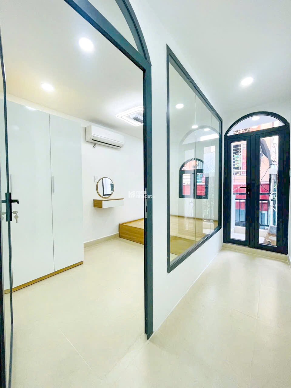 Bán nhà mới 1 lầu hẻm Võ Văn Kiệt P.Cầu Ông Lãnh Quận 1