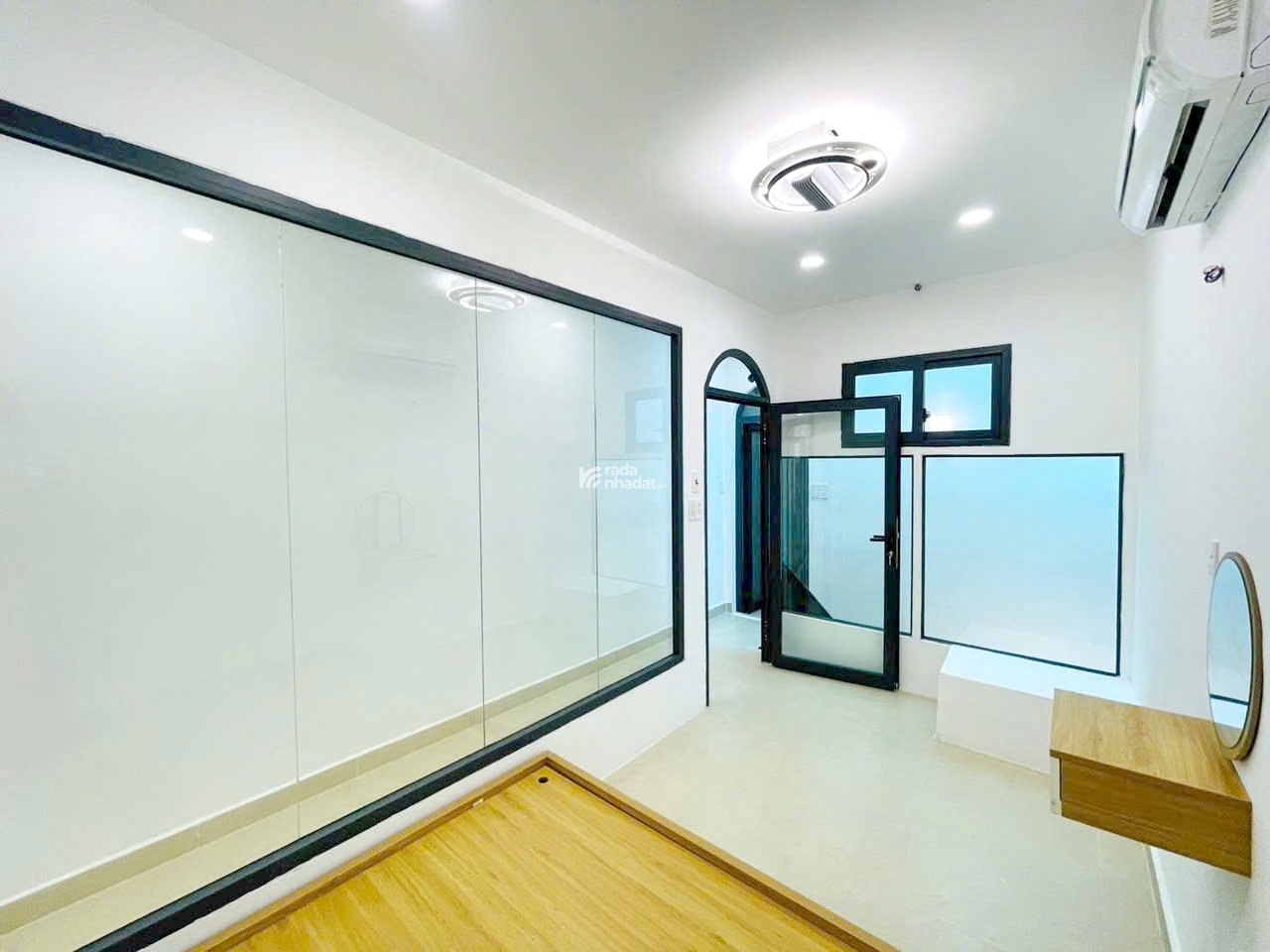 Bán nhà mới 1 lầu hẻm Võ Văn Kiệt P.Cầu Ông Lãnh Quận 1