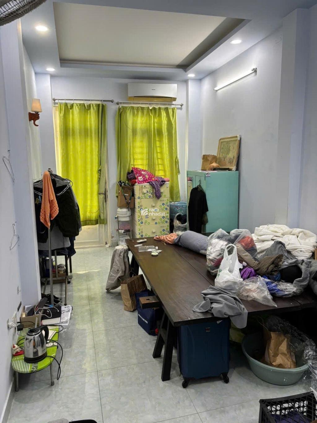 Kết cấu: 1 trệt, lửng, 2 lầu sân thượng BTCT, 3PN, 4WC