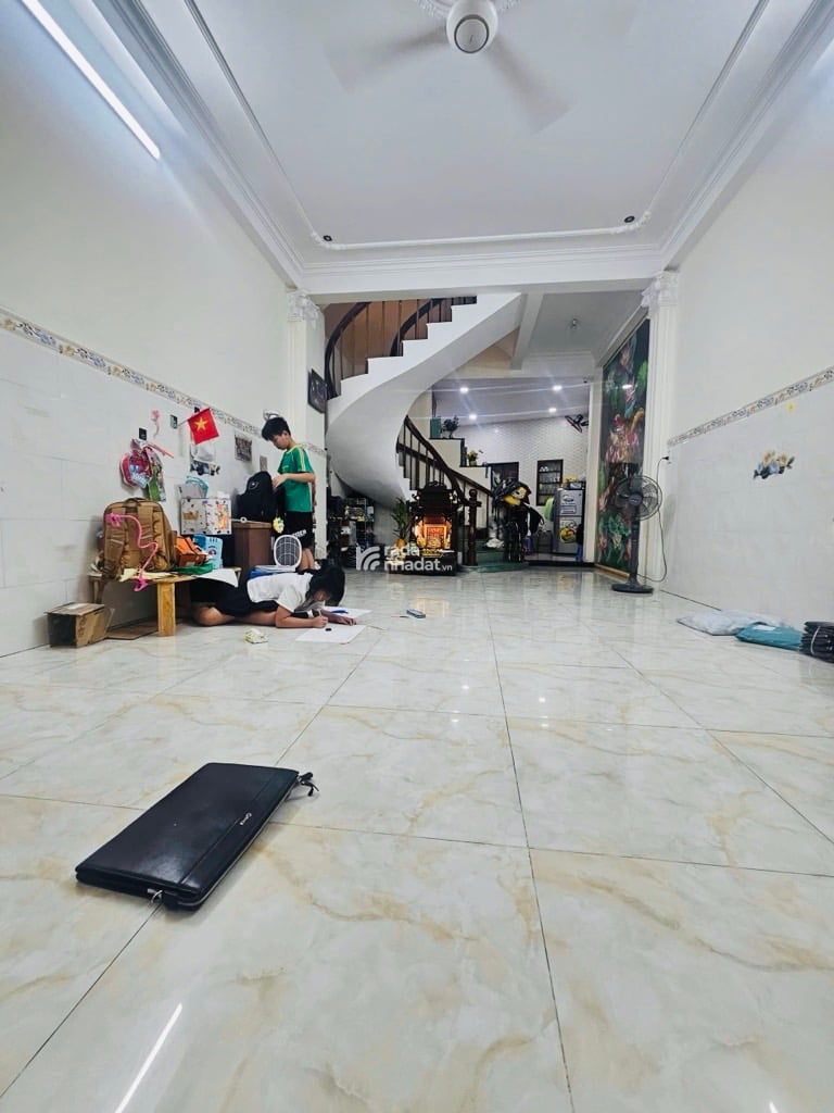 TÂN BÌNH - KHU CHỢ VẢI - 60M2 4 TẦNG BTCT - HẺM XE VF3 