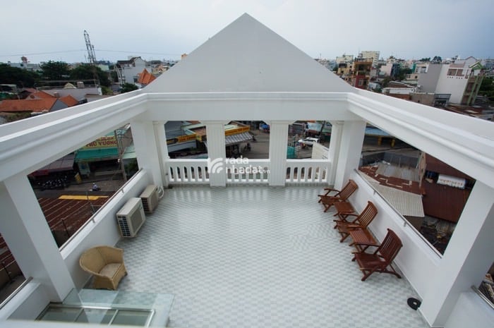 vịTrí tuyệt vời, cực kỳ sầm uất ngay ngã tư giao Thạch Lam tiện ích cái gì cũng có dễ dàng di