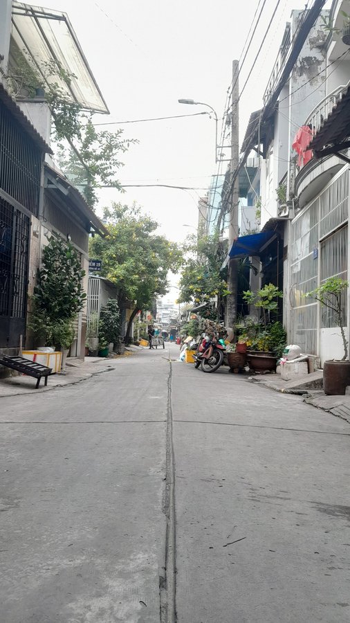 NGAY LÊ VĂN QUỚI - SÁT MẶT TIỀN - XE HƠI NGỦ TRONG NHÀ - GIÁ CHỈ 5.7 TỶ