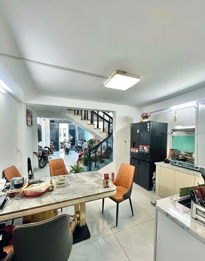 NGAY LÊ VĂN QUỚI - SÁT MẶT TIỀN - XE HƠI NGỦ TRONG NHÀ - GIÁ CHỈ 5.7 TỶ