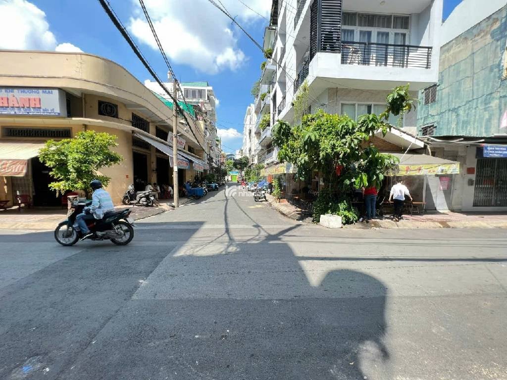 HẺM XE HƠI LẠC LONG QUÂN, TÂN BÌNH, 35M2 CÓ KC Ở NGAY. GIẢM 350TR CHỈ 10.5T TL 