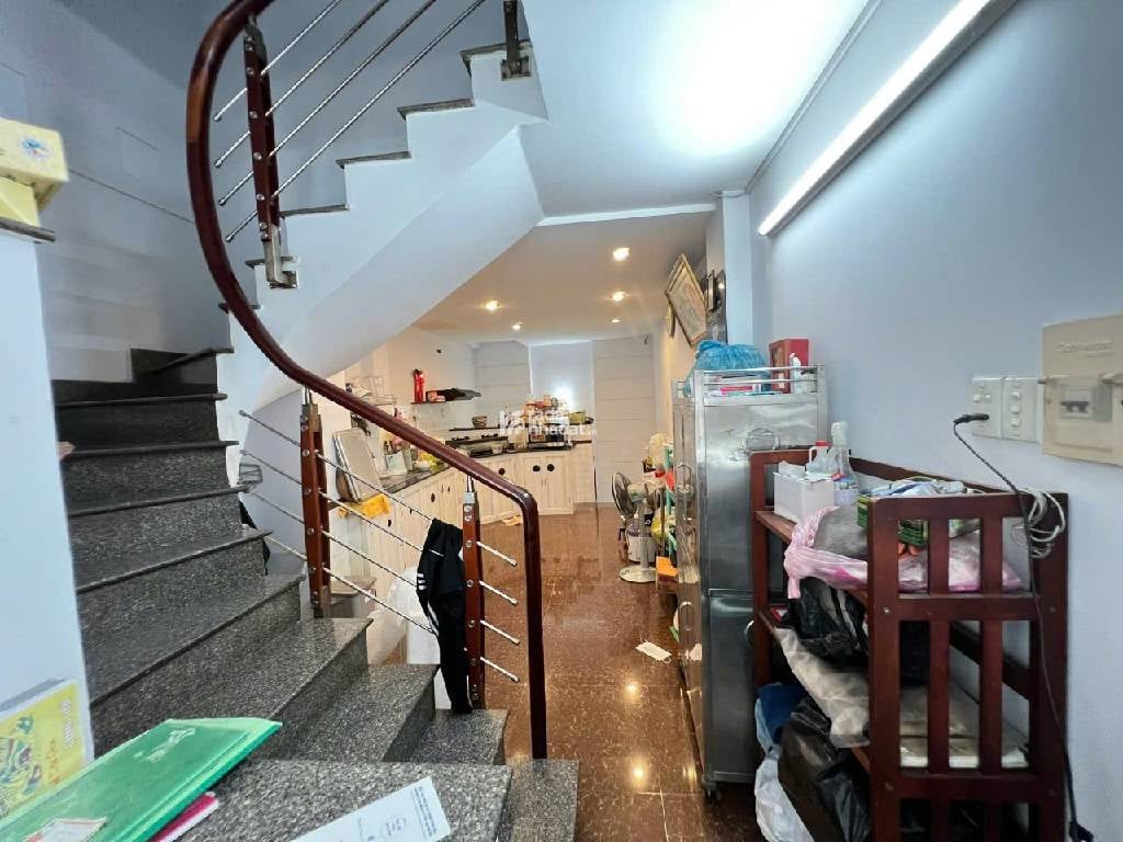 HẺM XE HƠI LẠC LONG QUÂN, TÂN BÌNH, 35M2 CÓ KC Ở NGAY. GIẢM 350TR CHỈ 10.5T TL 