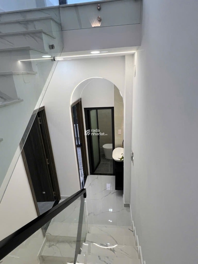 NHÀ XÂY MỚI DỌN VÀO Ở NGAY - KỀ BÊN LÊ THÚC HOẠCH - BÌNH LONG - NGÃ TƯ 4 XÃ - GIÁP TÂN PHÚ - 2 TẦNG