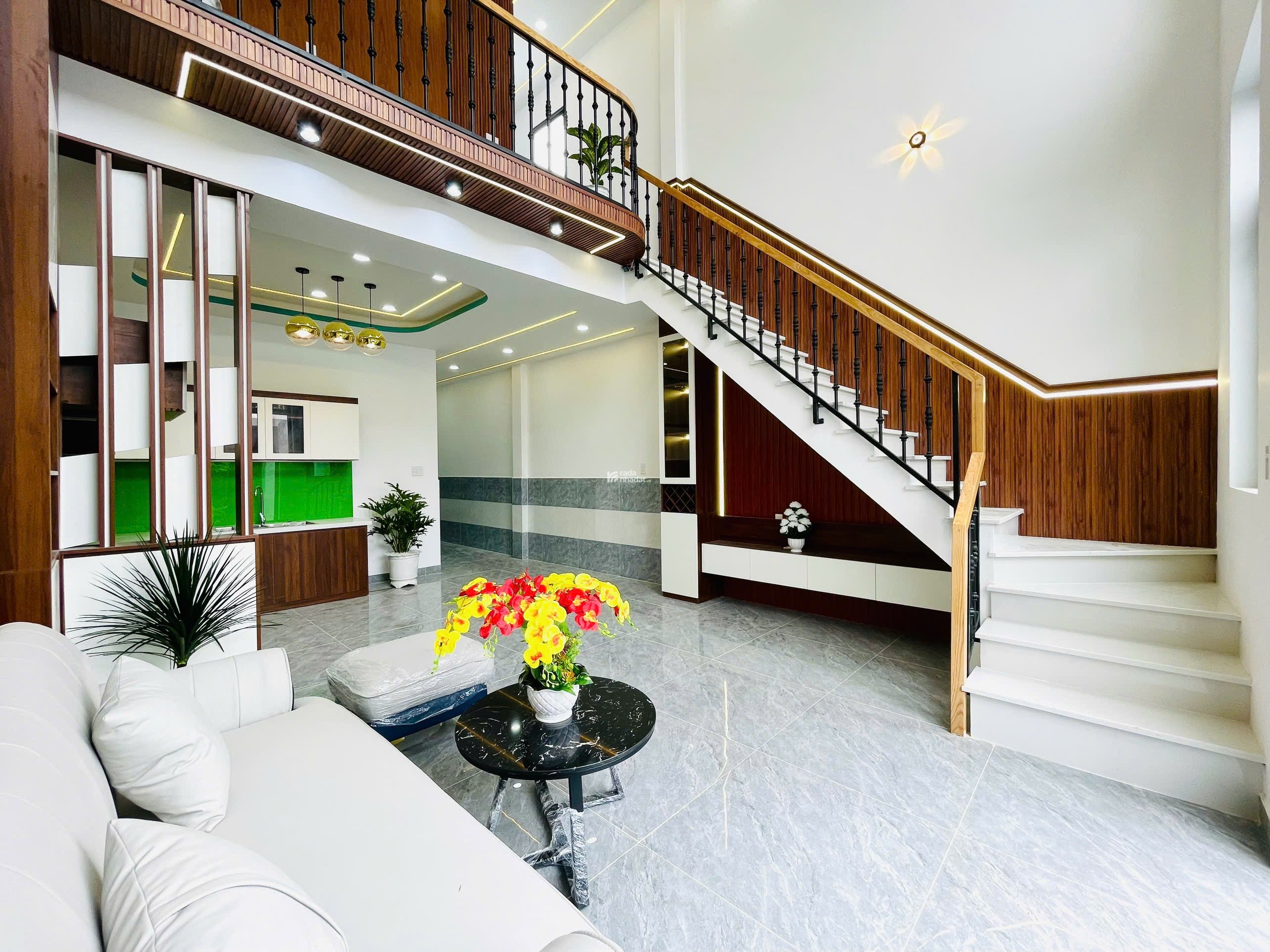 Bán nhà mới xây, sổ hồng riêng full nội thất xã Mỹ Hạnh