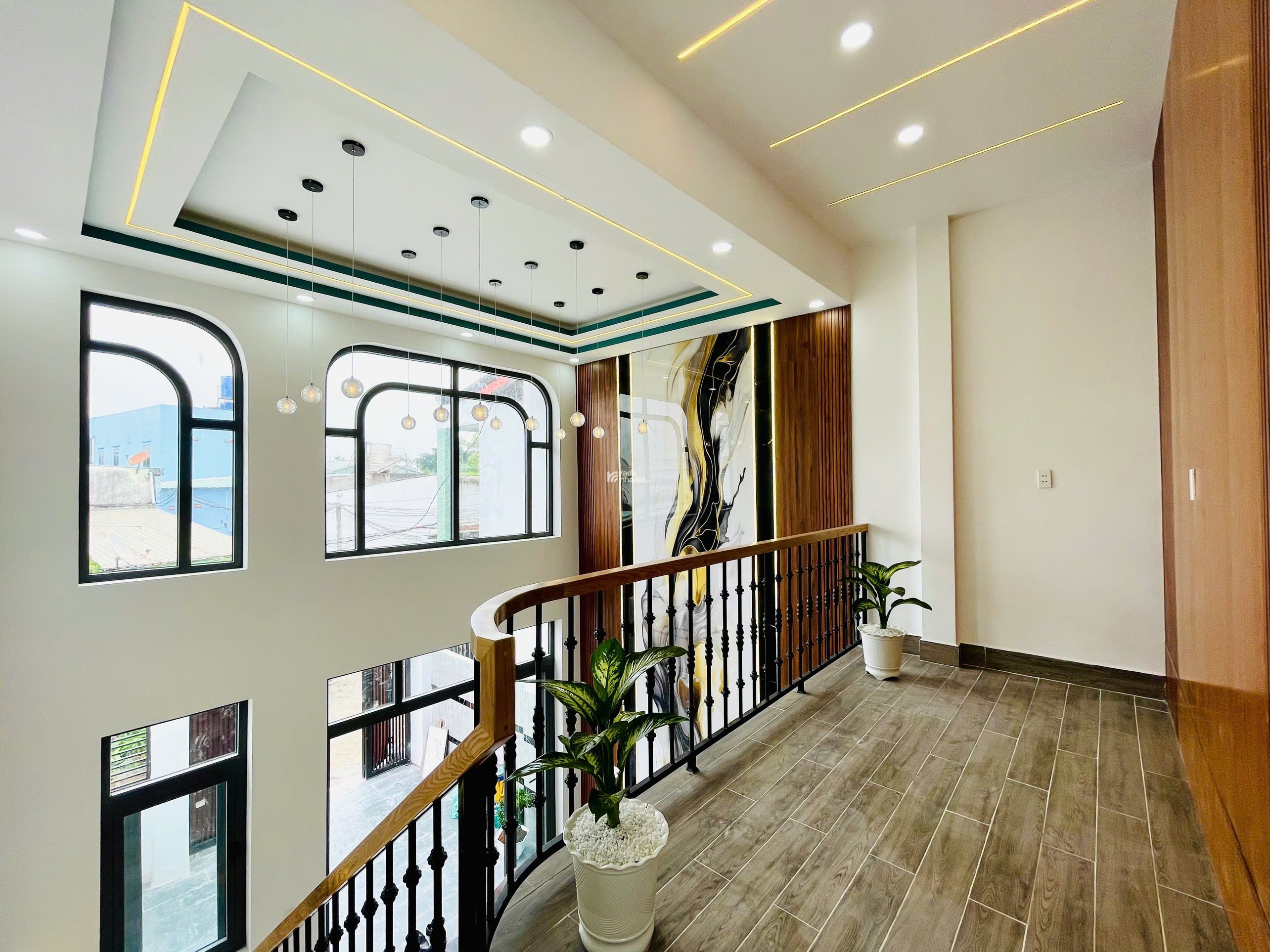 Bán nhà mới xây, sổ hồng riêng full nội thất xã Mỹ Hạnh