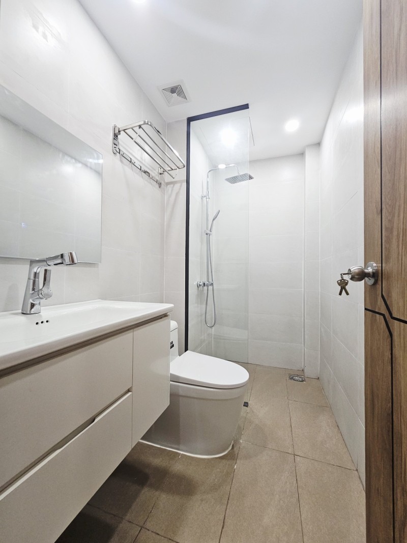 Bán Nhà 3 Tầng - OTO Ngủ trong sân - Sát Vinhomes Q9. Giá Nhỉnh 5 Tỷ 