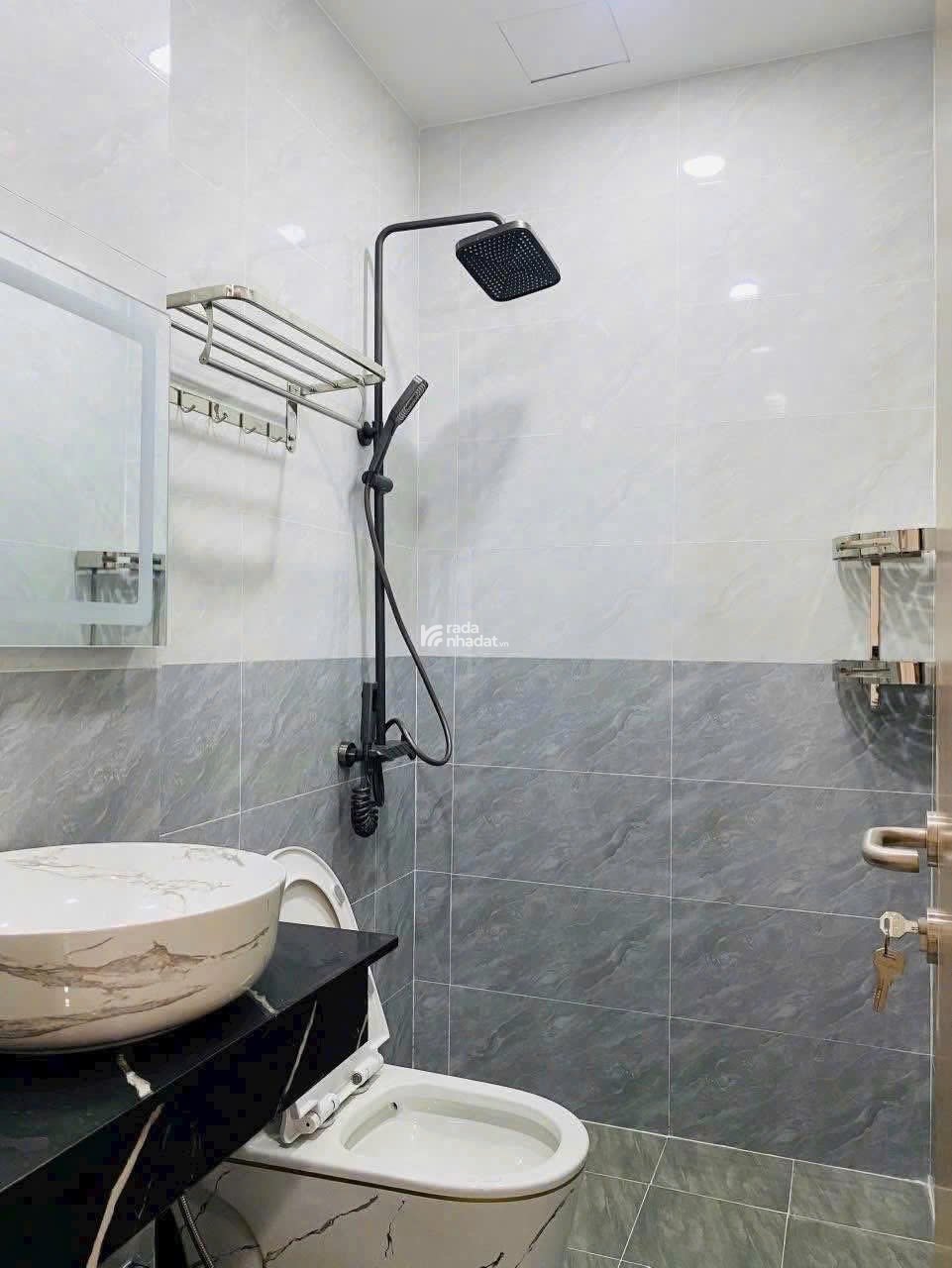 Nhà 66m2 xây 4 tầng đường Nguyễn Văn Đậu, Bình Thạnh. Gần chợ Phan Văn Trị. Hẻm 5m. Sổ sẵn