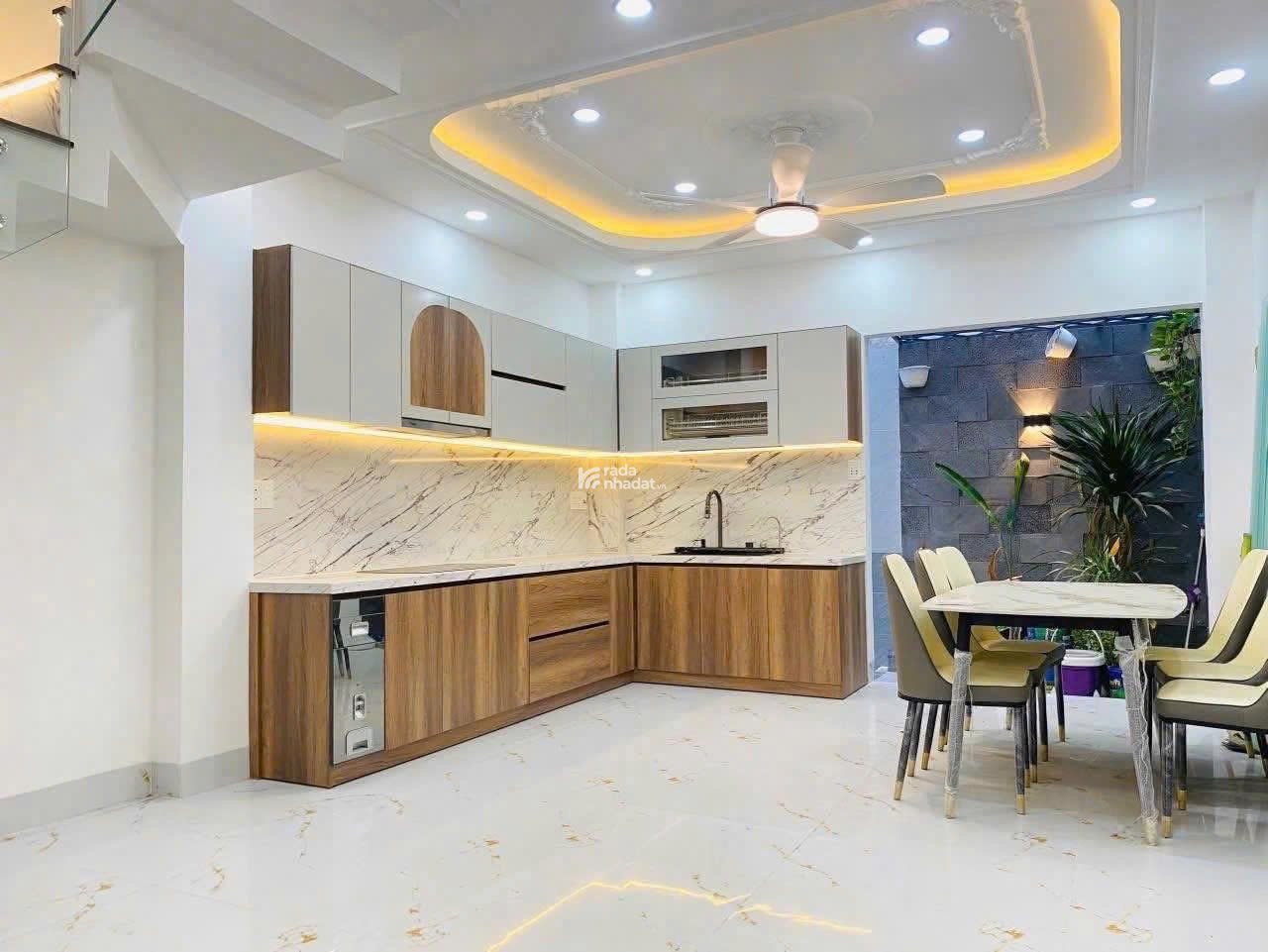 Nhà 66m2 xây 4 tầng đường Nguyễn Văn Đậu, Bình Thạnh. Gần chợ Phan Văn Trị. Hẻm 5m. Sổ sẵn