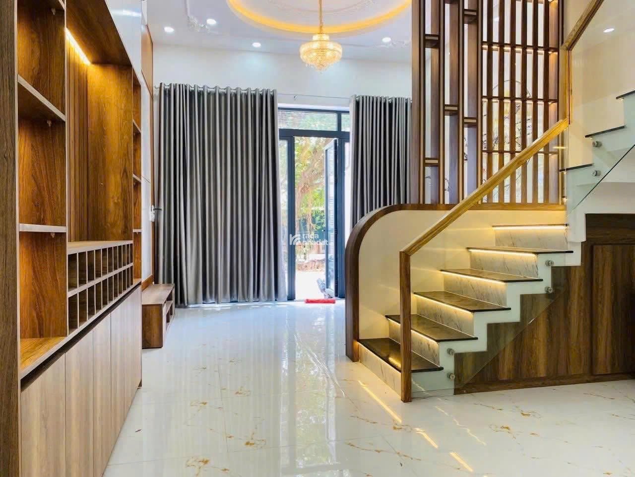 Nhà 66m2 xây 4 tầng đường Nguyễn Văn Đậu, Bình Thạnh. Gần chợ Phan Văn Trị. Hẻm 5m. Sổ sẵn