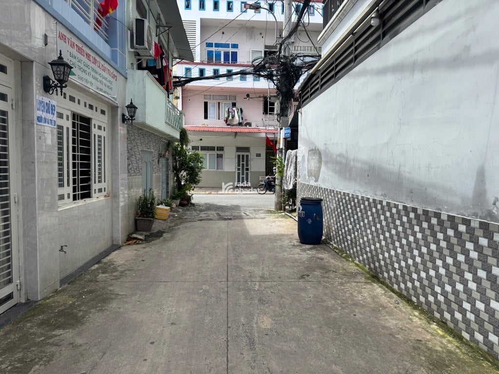 bán nhà đường nguyên hữu tiến  phường tây thạnh