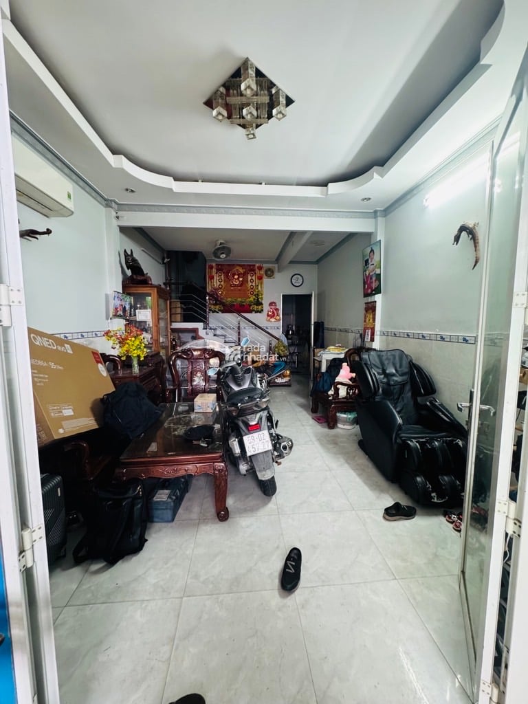 bán nhà đường nguyên hữu tiến  phường tây thạnh