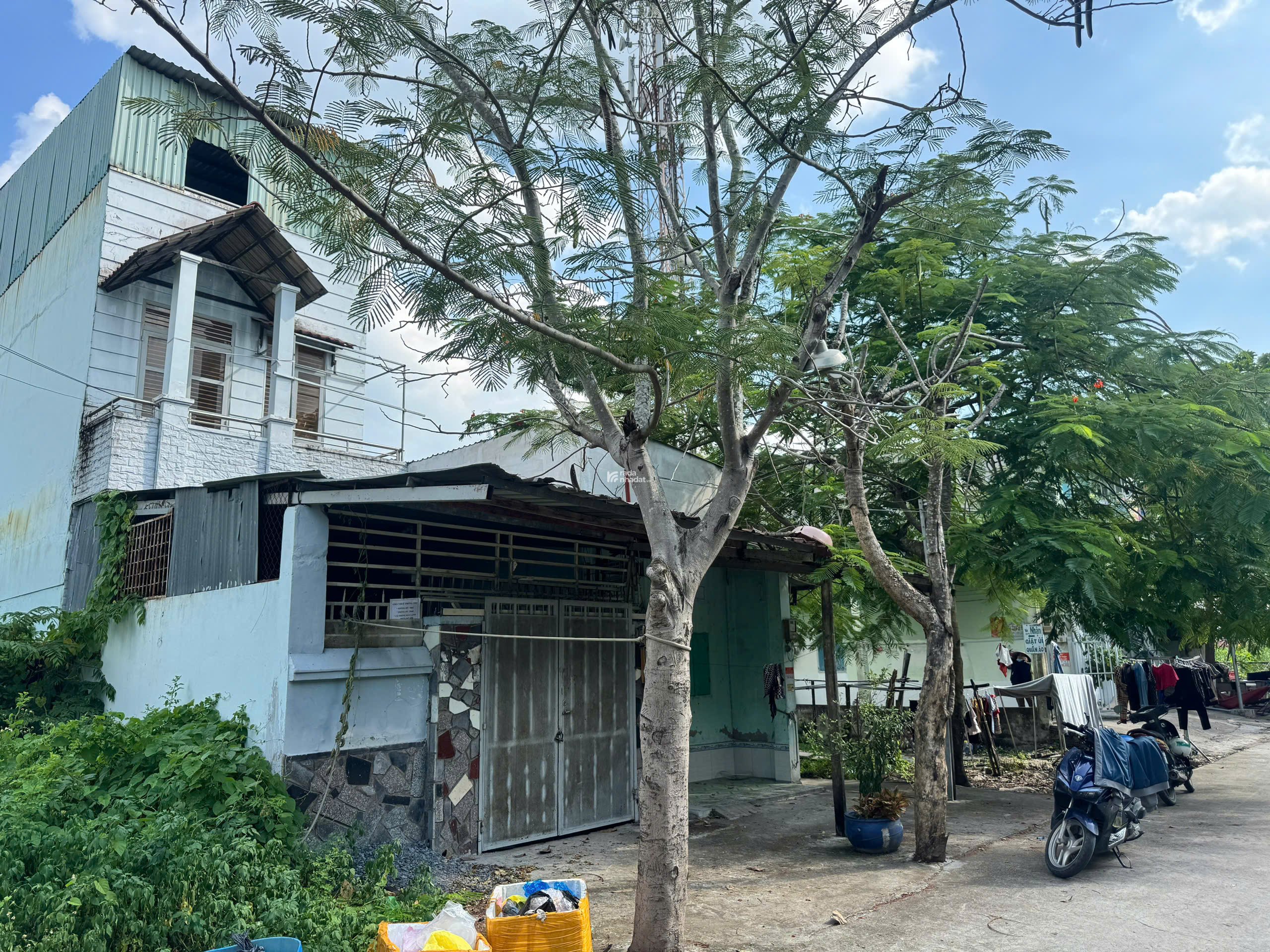 Rẽ Nhất !!Bán nhà 3 tầng 8x20m full thổ cư, 10 phòng đang cho thuê, Nguyễn Văn Tạo giá 6 tỷ 3