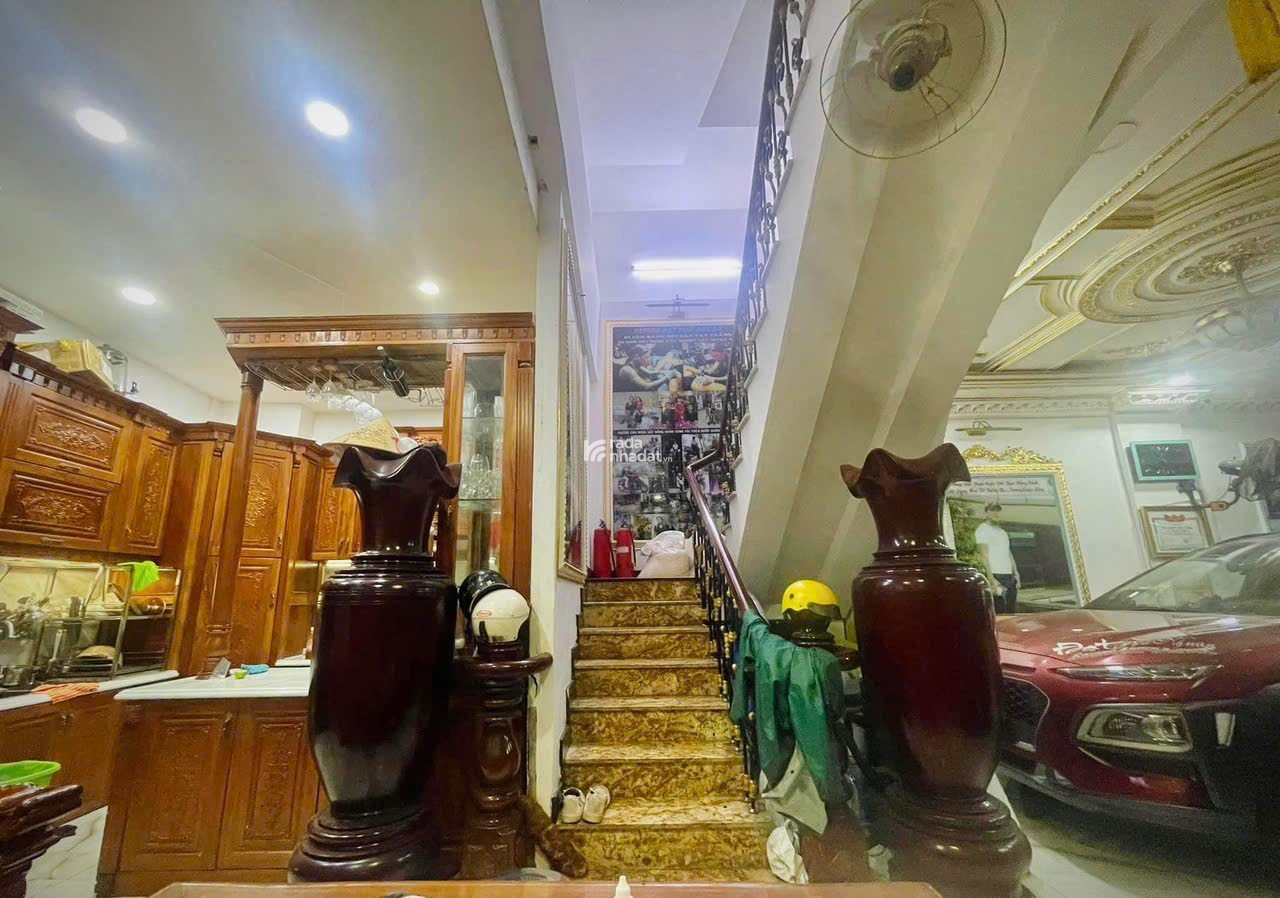 BÁN GẤP NHÀ 120M2 MT THÍCH QUẢNG ĐỨC, PHÚ NHUẬN