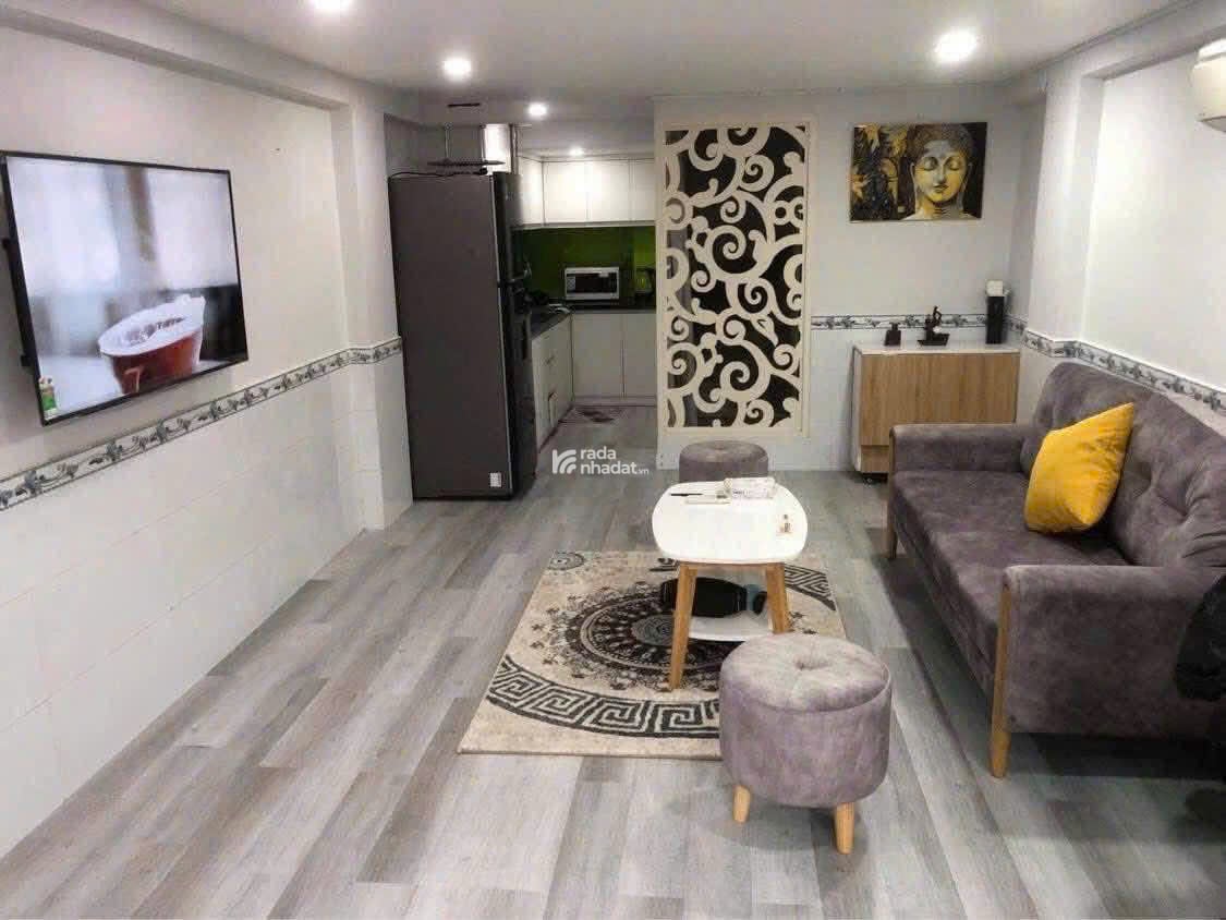 Nhà hiếm giá ngộp HXH 6m ngay Hòa Bình, Quận 11, gầm đầm sen, 40m2, SHR giá chỉ 3 tỷ 750 TL