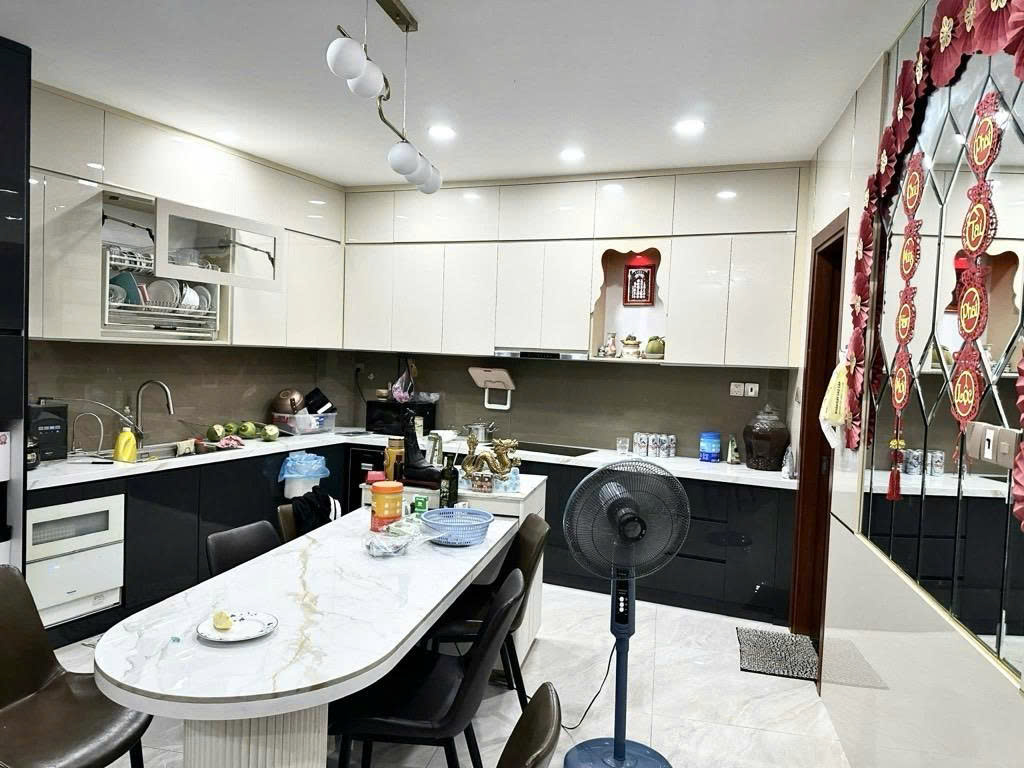 TOÀ NHÀ CHDV 8 TẦNG - P5 BÌNH THẠNH - HẺM XE TẢI  - THU NHẬP 100 TRIỆU /THÁNG - 117M2  - 23.95 TỶ 