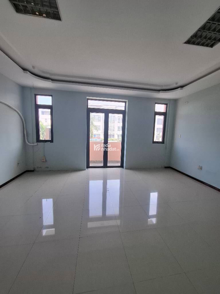 NHÀ MẶT TIỀN CHỢ ĐẦU MỐI BÌNH ĐIỀN, 120m2  NGANG 6M  5 TẦNG  6PN, KHU PHÂN LÔ ĐỒNG BỘ, CHỈ 22T