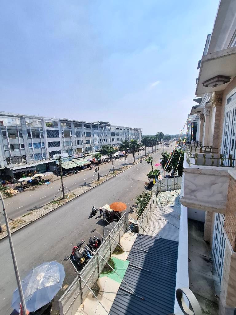 NHÀ MẶT TIỀN CHỢ ĐẦU MỐI BÌNH ĐIỀN, 120m2  NGANG 6M  5 TẦNG  6PN, KHU PHÂN LÔ ĐỒNG BỘ, CHỈ 22T