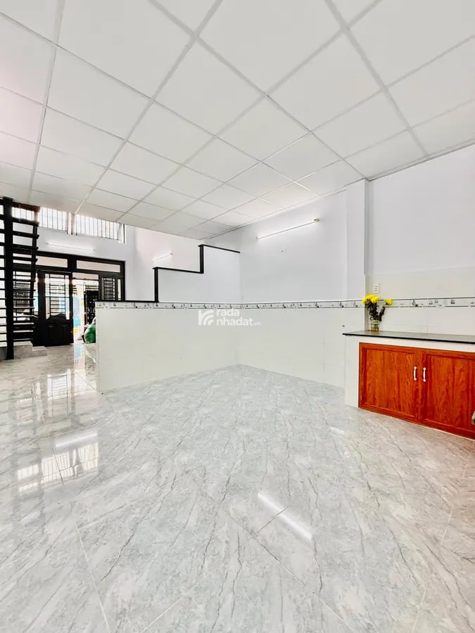 Bán nhà 70 m2 ở ngay HXH 6M Hòa Bình, P. Hiệp Tân, Q. Tân Phú chỉ 6,95 tỷ