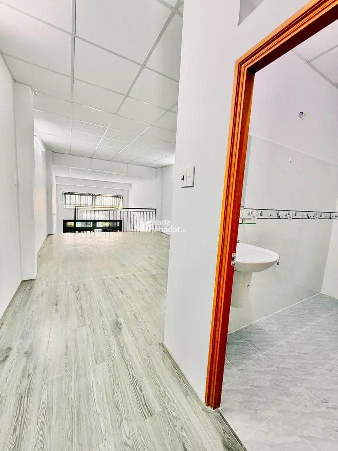 Bán nhà 70 m2 ở ngay HXH 6M Hòa Bình, P. Hiệp Tân, Q. Tân Phú chỉ 6,95 tỷ