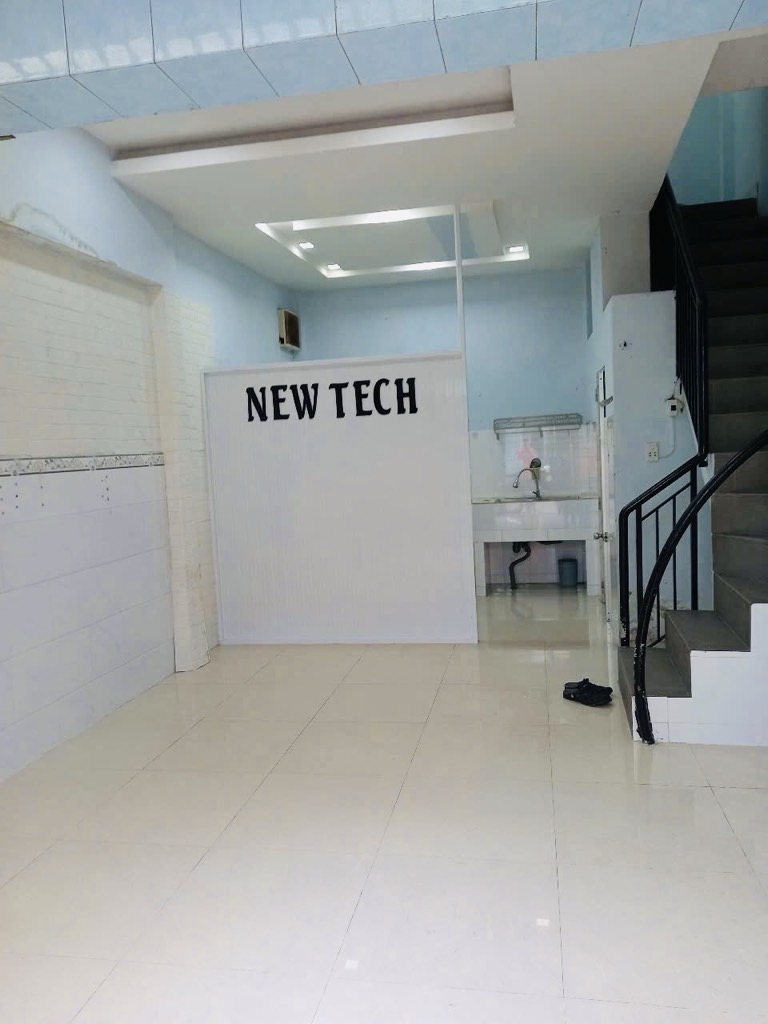NHÀ 2 MẶT HẺM RỘNG ÂU CƠ  TRỊNH ĐÌNH TRỌNG  XE HƠI VÀO TẬN NHÀ 