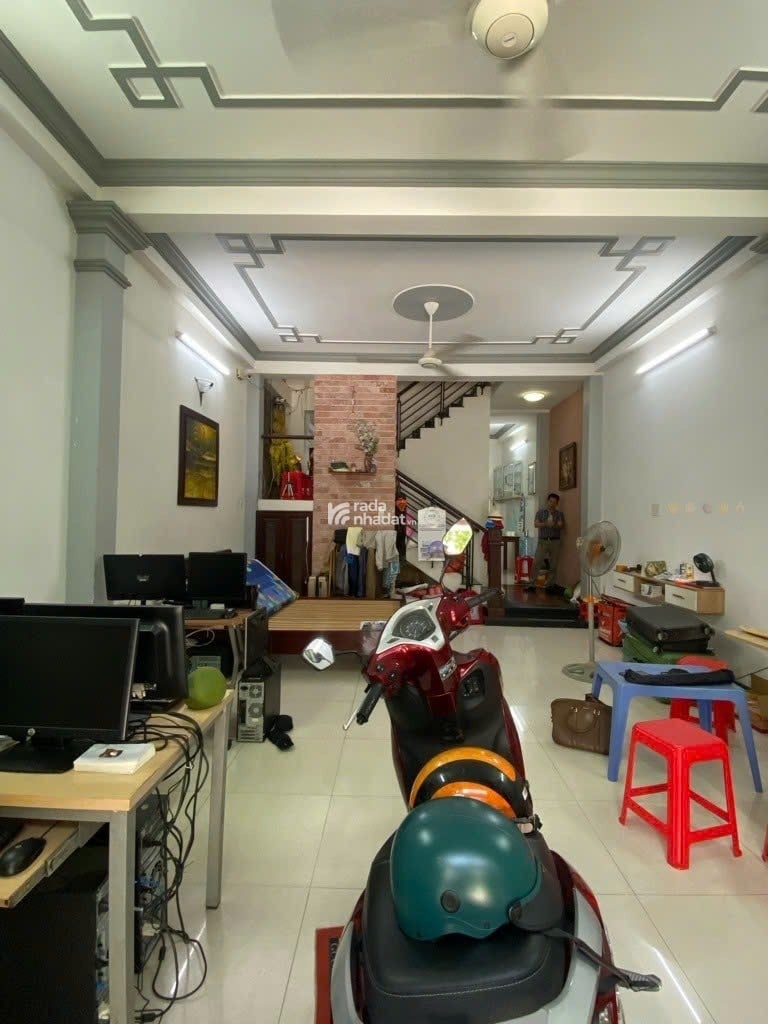Chú cần bán gấp nhà Đinh Tiên Hoàng (Cũ), Phường 1, Bình Thạnh, Giá 3 tỷ 150 - 54m2 