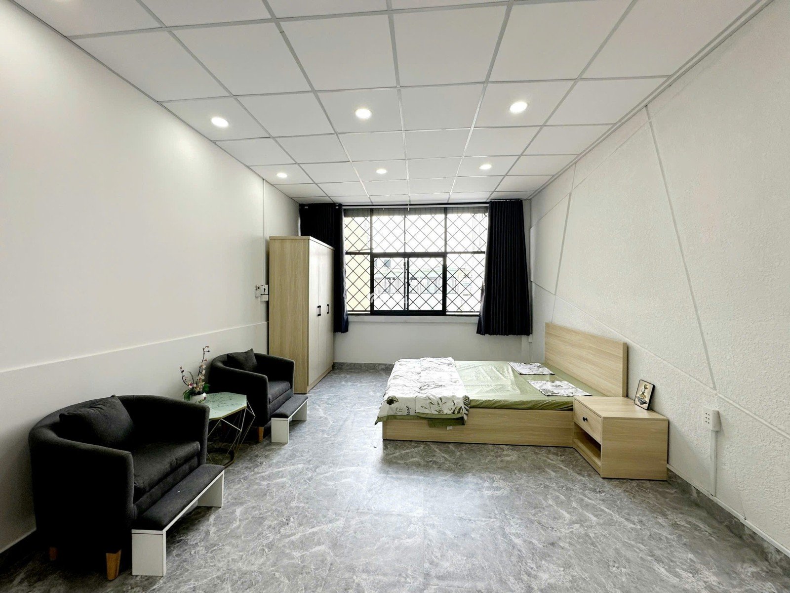 NHÀ MẶT TIỀN - OTO VÀO NHÀ - 137m2 5 TẦNG - HĐ THUÊ 35TR/THÁNG - 27 TỶ