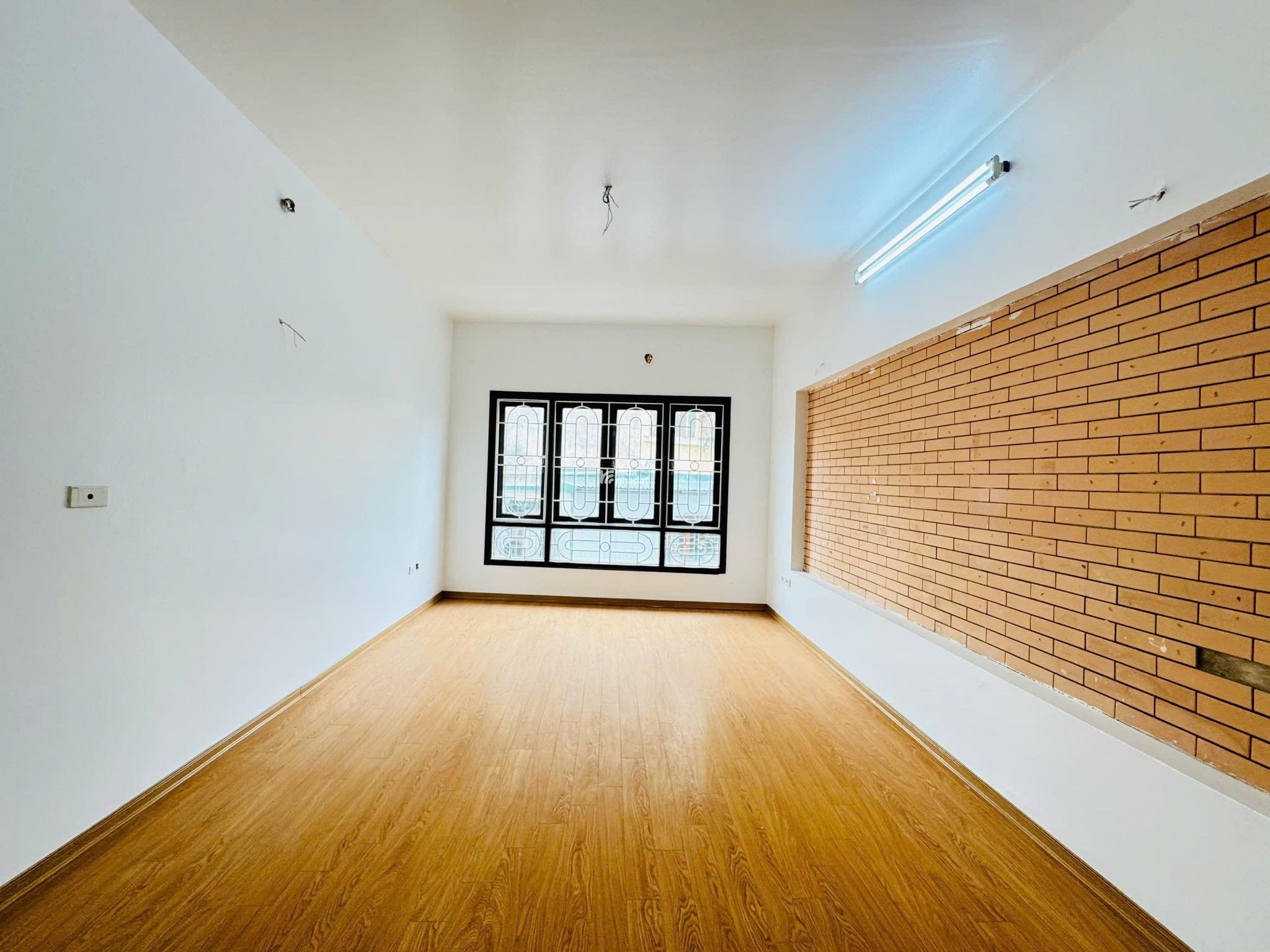 BÁN NHÀ Ở CẦU GIẤY 5 TẦNG -  RỘNG 51M2 -  OTO ĐỖ CỬA - NGÕ KINH DOANH - 