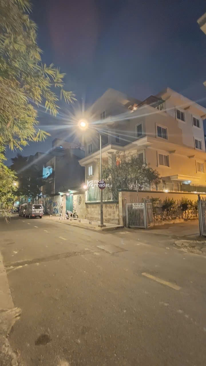 SIÊU BIỆT THỰ,3 MẶT TIỀN,ĐƯỜNG  NGUYỄN THÀNH Ý,QUẬN 1 (239m2 x 4 TẦNG) 130 TỶ TL