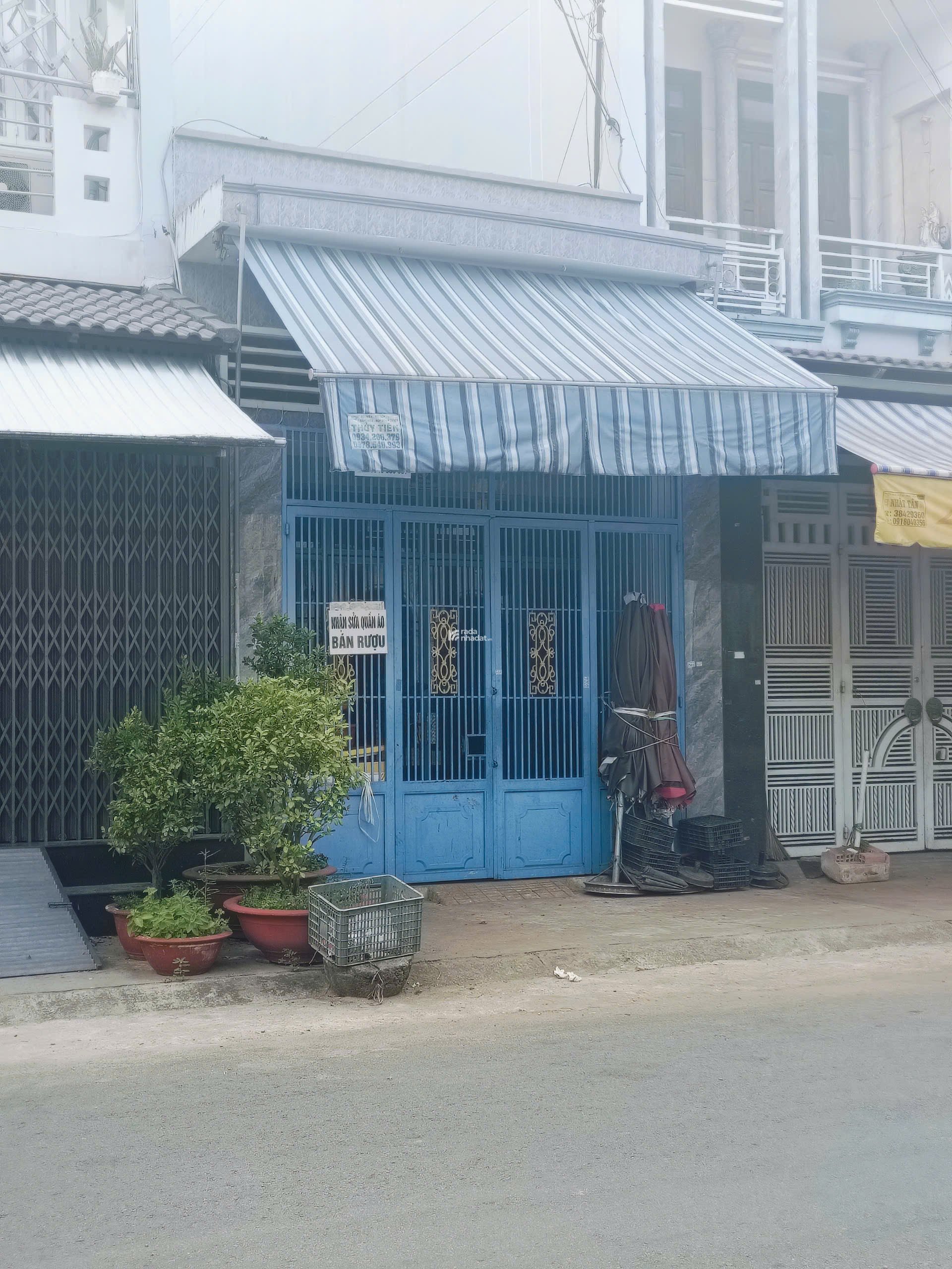 11.5 tỷ . NHÀ MT KINH DOANH  TÂY SƠN  Q. TÂN PHÚ. 4 X 18M GIÁ 11.5 TỶ TL