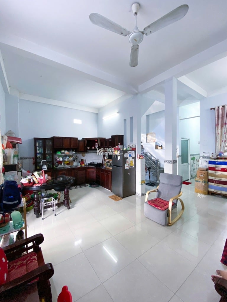 BÁN NHÀ MẶT TIỀN GẦN KDC TÊN LỬA 200M2 14 TỶ LỘ GIỚI 40M VỊ TRÍ ĐẮC ĐỊA KINH DOANH BUÔN BÁN