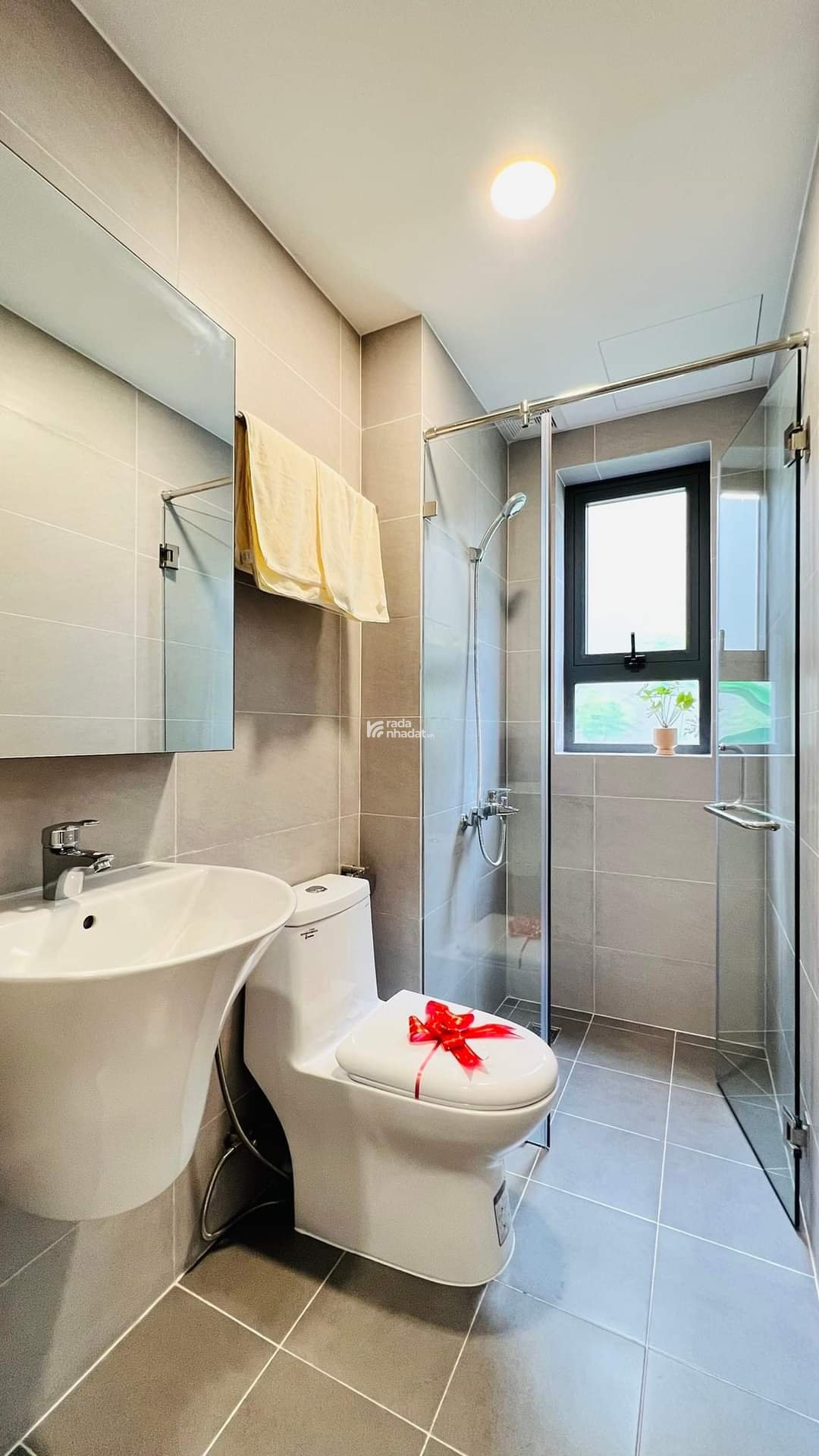 Chính chủ cho thuê Bcons Polygon căn 2PN 2WC, giá 6.5tr/tháng. Nhà Mới. View đẹp. LH 0906 091 ***