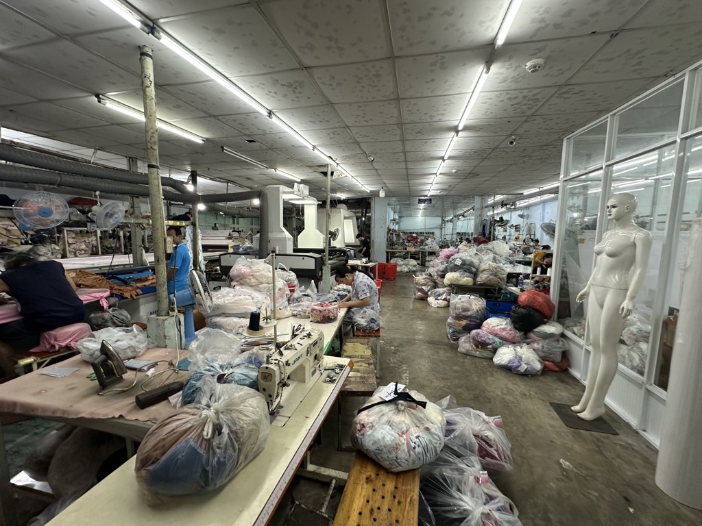  NHÀ XƯỞNG KINH DOANH FULL THỔ CƯ -   NGAY AEON MALL TÂN PHÚ- ĐƯỜNG XE TẢI 5 TẤN RA VÀO THOẢI MÁI