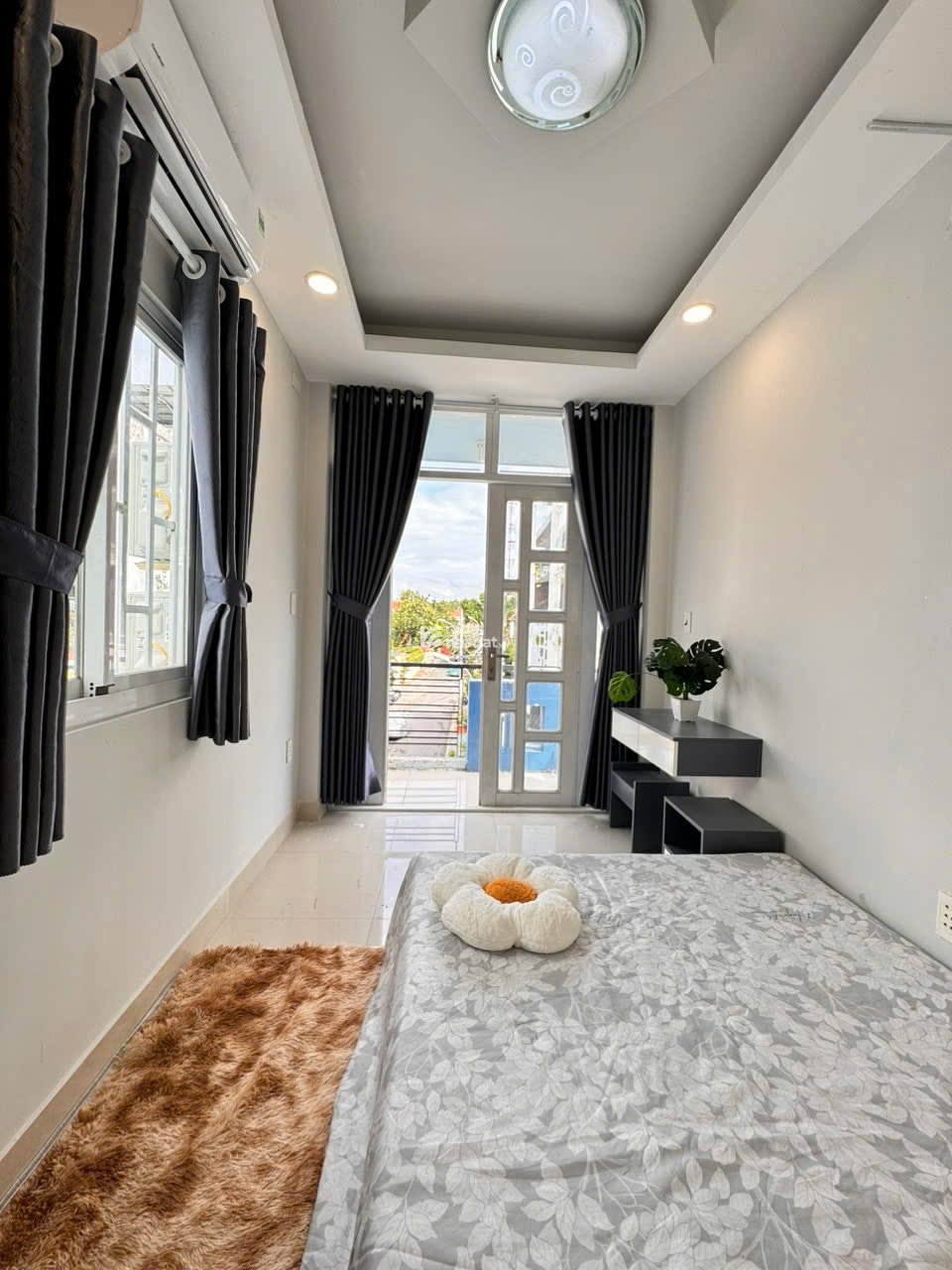 STUDIO BAN CÔNG SIÊU XINH _ TÁCH BẾP _ MÁY GIẶT RIÊNG - GẦN HCMUT, UEH, HUFLIT