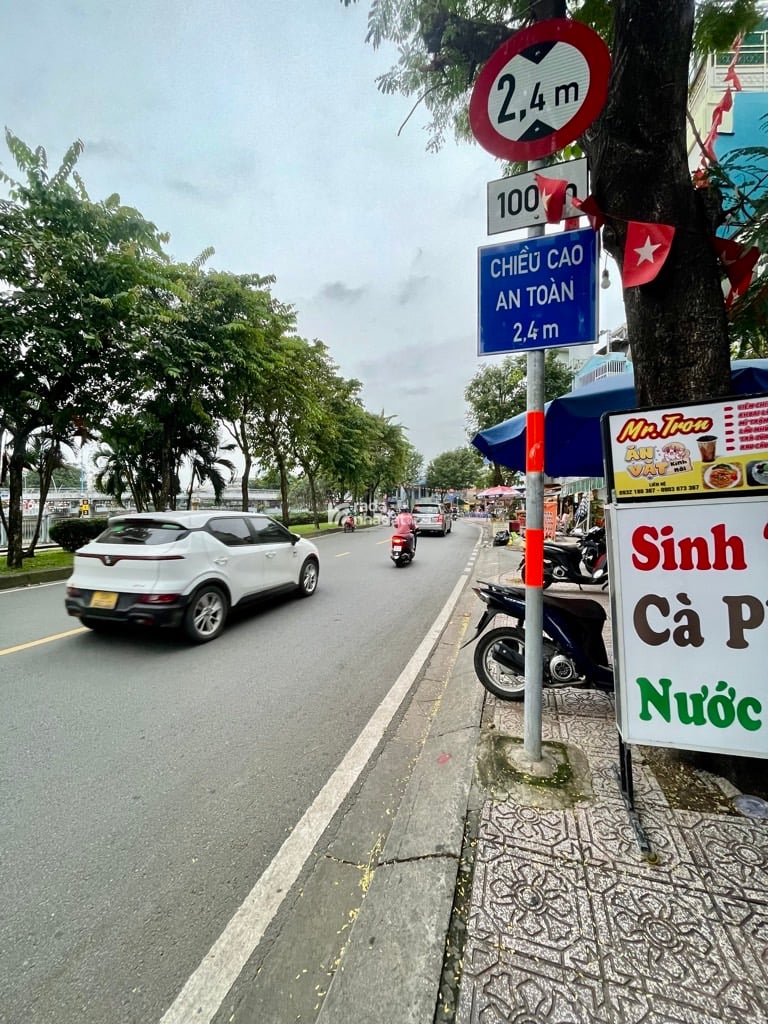 MẶT TIỀN KINH DOANH ĐA NGHỀ  -NGAY TRUNG TÂM QUẬN 1