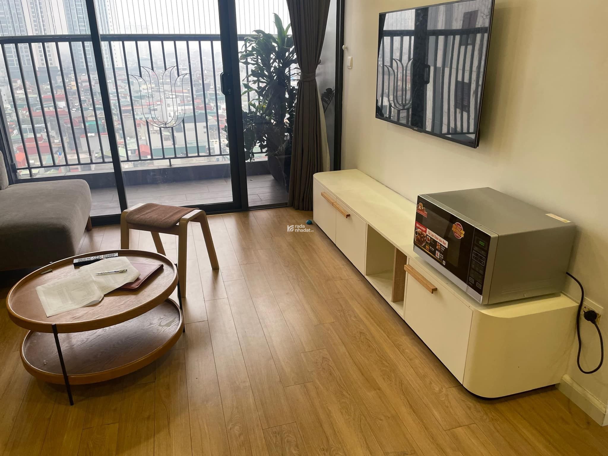 Cần bán gấp căn hộ 3PN Hòa Bình Green Apartment 107m2 tầng trung ban công ĐN, giá 8,4 tỷ