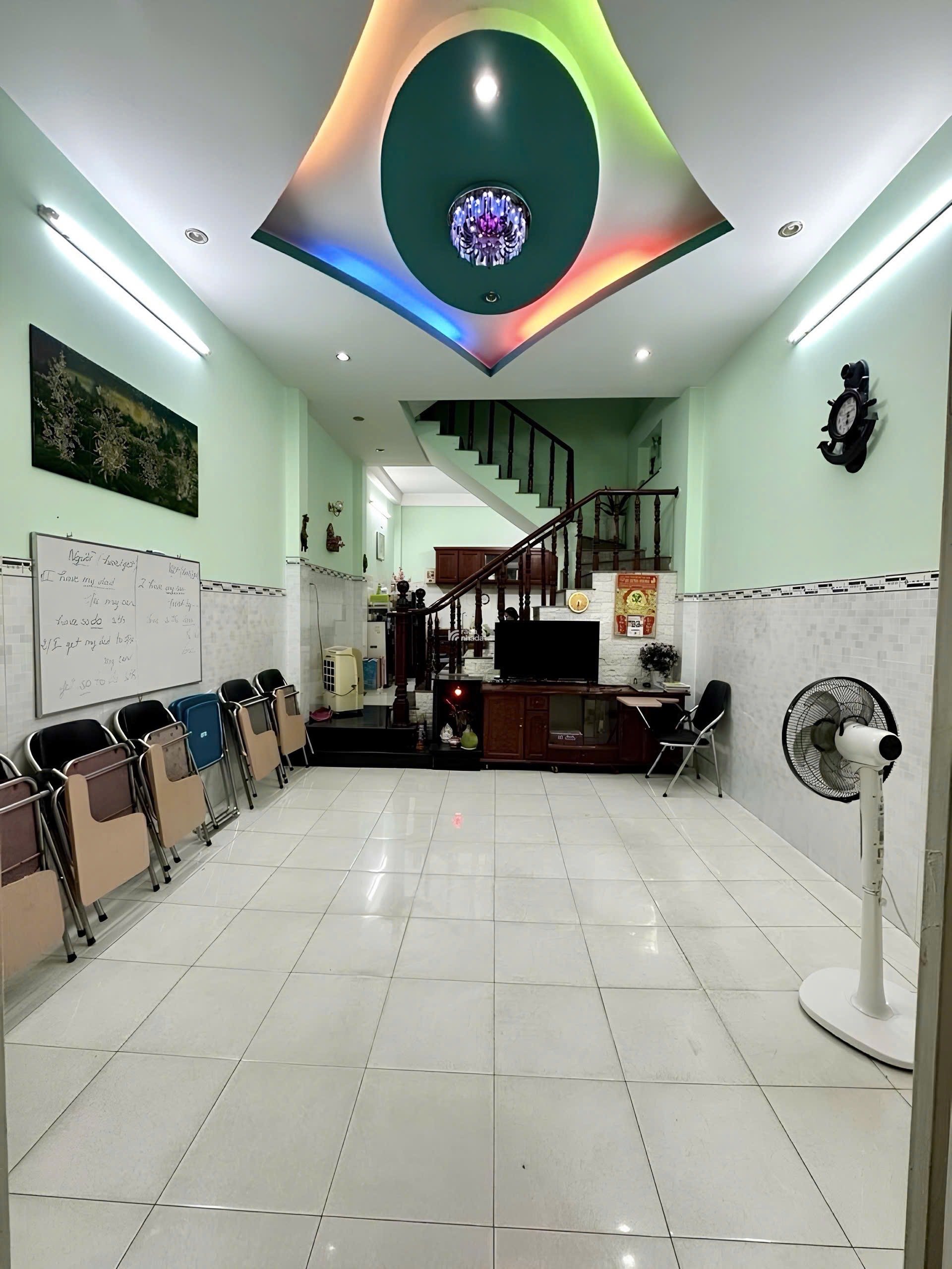 Đường Xe Hơi - Nhà Đúc 3 Tầng, Cạnh Lê Trọng Tấn - chỉ 6ty xíu