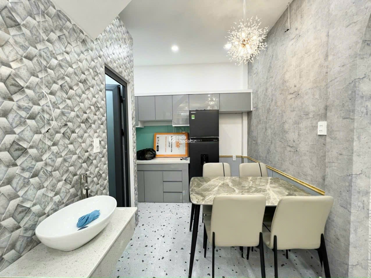 Chủ Kẹt Tiền cần BÁN GẤP 39,5m2 giá 2 tỷ 350 Đường Lê Văn Sỹ Phường 10 Quận Phú Nhuận Tphcm